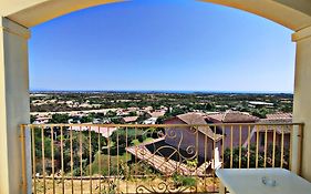 Sun Lovers Home Is Molas Pula